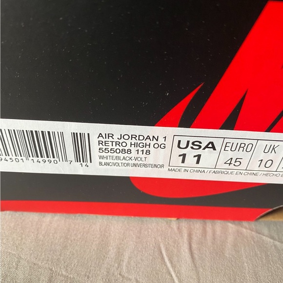 Air Jordan 1 Volt Gold - Picture 3 of 3